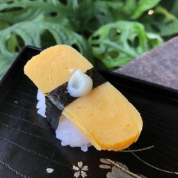 ซูชิหน้าไข่หวาน