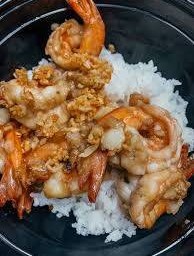 ข้าวทอดกระเทียมกุ้ง