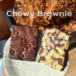 Almond Chewy Brownie