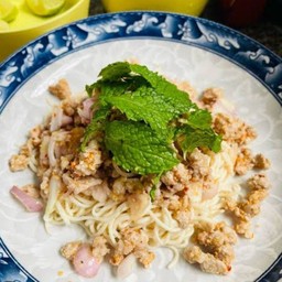 บะหมี่ไข่ ลาบหมู