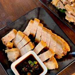 หมูกรอบสูตรรัชดา (100g) Crispy Pork