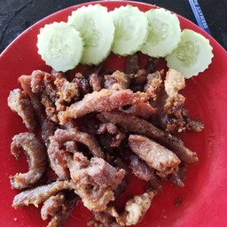 หมูทอดกะเทียมครึ่งแดด