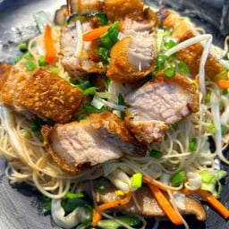 หมี่ซั่วหมูกรอบ