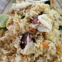 ข้าวผัดหมึก