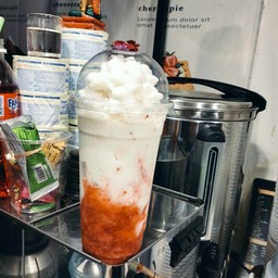 นมสดสตอเบอรี่สดปั่น