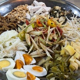 ส้มตำ LA มหาวิทยาลัยแม่ฟ้าหลวง