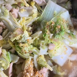 หมูสามชั้นผัดผักกาดขาว (กับข้าว)