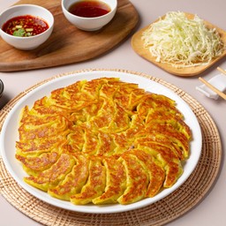 เกี๊ยวซ่าไส้ไก่ชีส