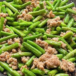 ผัดถั่วฝักยาวหมูสับเป็น (กับข้าว)