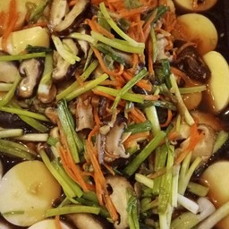 เต้าหู้ไข่ผัดเห็ดหอม