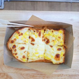 ปังปิ้ง ข้าวโพดอบชีส