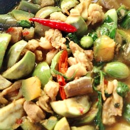 แกงป่าหมูสามชั้น มะเขือรวม