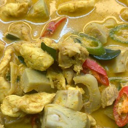 ขนมจีนแกงไก่ขนุนอ่อน