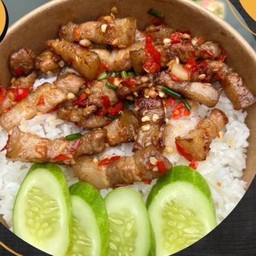 ข้าวสามชั้นคั่วพริกเกลือ