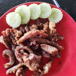 เนื้อทอดครึ่งแดด