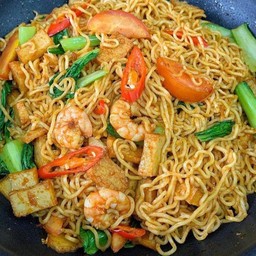 ผัดมาม่ากุ้ง