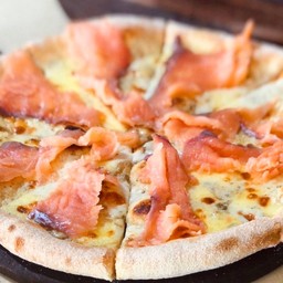 พิซซ่า แซลม่อนรมควัน