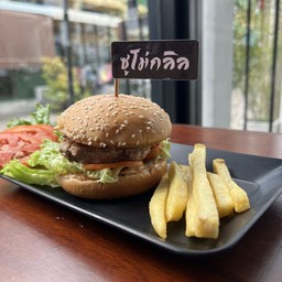 ซูโม่ เบอร์เกอร์ & ข้าวแกงกะหรี่สไตล์ญี่ปุ่น ศาลายา