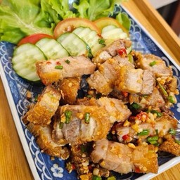 หมูกรอบคั่วพริกเกลือ