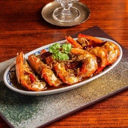 กุ้งทอดซอสมะขาม Deep Fried Prawns topped with Tamarind Sauce