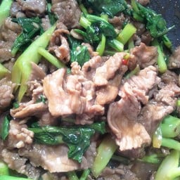 เนื้อผัดคะน้าน้ำมันหอย