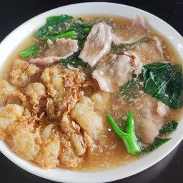 ราดหน้าเส้นใหญ่ชุบไข่ทอด