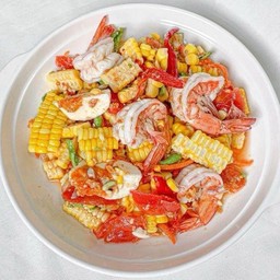 ตำข้าวโพดกุ้งสุกไข่เค็ม