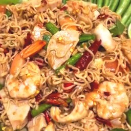 ตำมาม่าทะเลแซ่บนัว