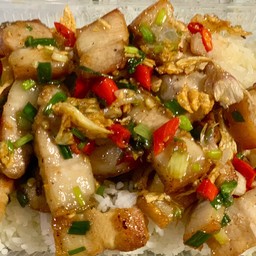 ข้าวสามชั้นทอดผัดพริกเกลือ (ทีเด็ด)