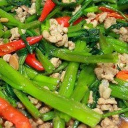 ข้าวราดผัดบุ้งหมูสับ