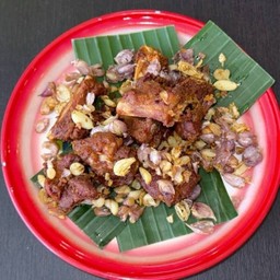 ซี่โครงหมูทอดกระเทียม