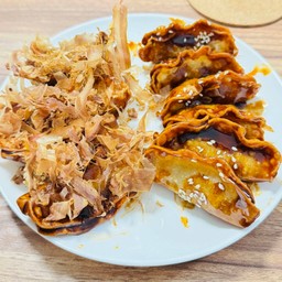 เกี๊ยวซ่าไก่ทอด ยากิ 5 ชิ้น (เยาวราช)