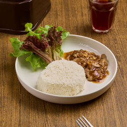 ข้าวเนื้อกระเทียม