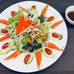 สลัดปูอัดไข่กุ้งกับน้ำสลัดซีอิ๊วญี่ปุ่น