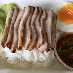 ข้าวคอหมูย่าง + ไข่ต้ม(คอหมูแท้ไม่ใช่สันคอ)