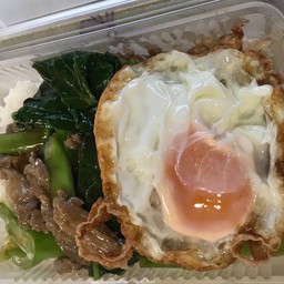 ผัดคะน้าเนื้อน้ำมันหอย