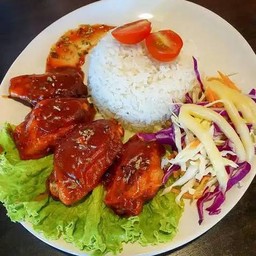 เซทข้าวปีกไก่บาบีคิวพร้อมเครื่องเคียง