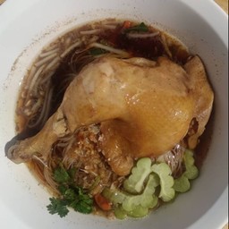 ก๋วยเตี๋ยวไก่ตุ๋น