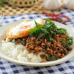 กะเพราเนื้อสับ (ราดข้าว)