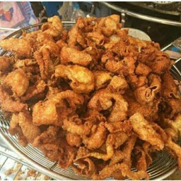 หนังไก่ทอดกรอบ(1จาน)+ฟรีน้ำจิ้มไก่