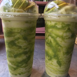 อโวคาโดนมสดน้ำผึ้งปั่น