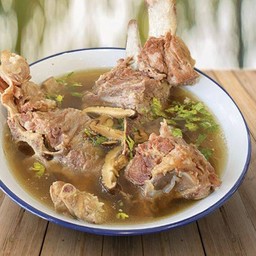 เกาเหลากระดูกหมูเห็ดหอม