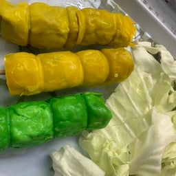 บะหมี่ลูกชิ้นทอดหนองไผ่ล้อม