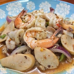 ลาบรวมมิตร