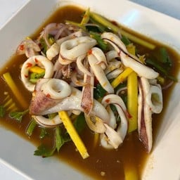 ยำปลาหมึก