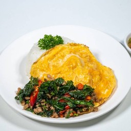 ข้าวไข่ข้นกะเพราหมูสับ