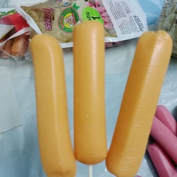 ไส้กรอกชีส 3 ไม้ 20 บาท