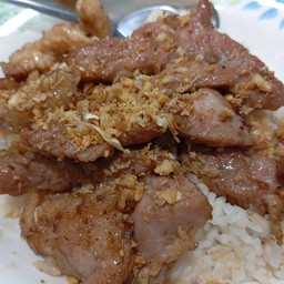 ข้าวหมูทอดซอสแถมฟรีไข่ดาว