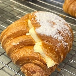 ครัวซองต์ครีมคัสตาร์ด