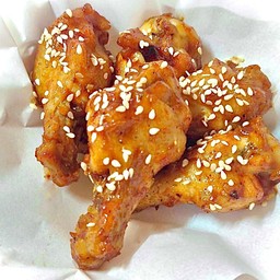 ปีกบนไก่อบซอส BBQ (เผ็ด)